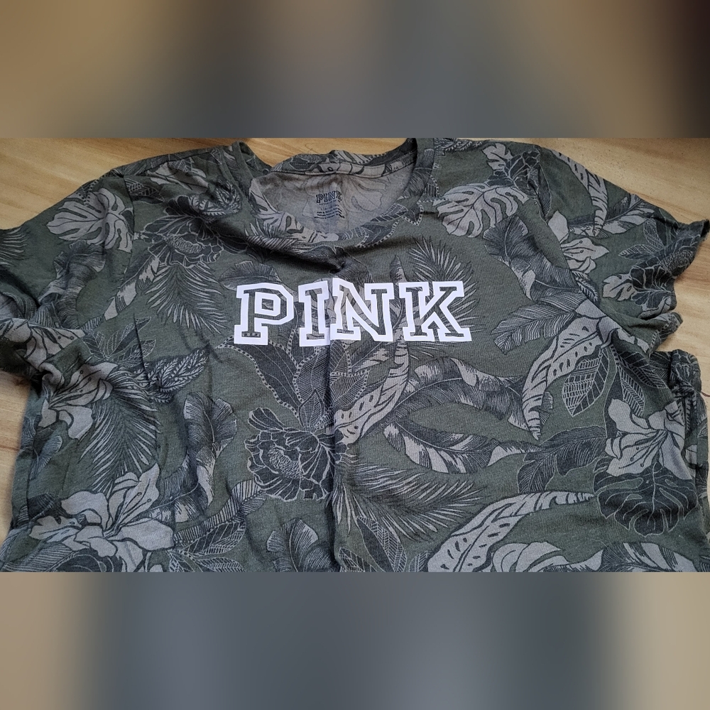 PINK Victoria's Secret Green Leaf Print Tee